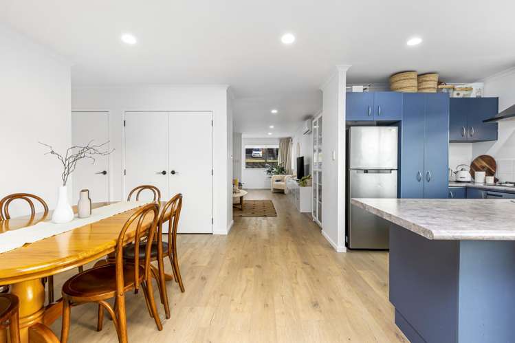 8 Roberta Crescent Orewa_13