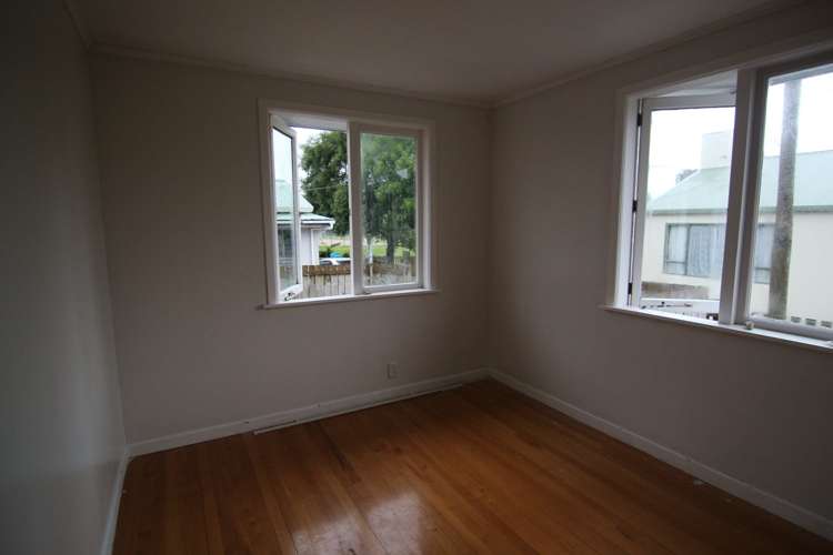 1/61 Beaubank Road Kelston_12