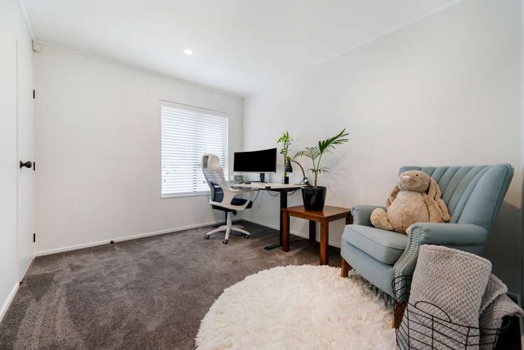 15 Frank Bunce Grove Flat Bush_17