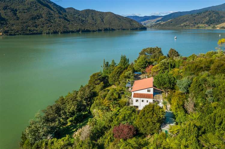 577 Queen Charlotte Drive Havelock_11