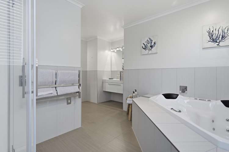 19 Beach Road Otumoetai_27