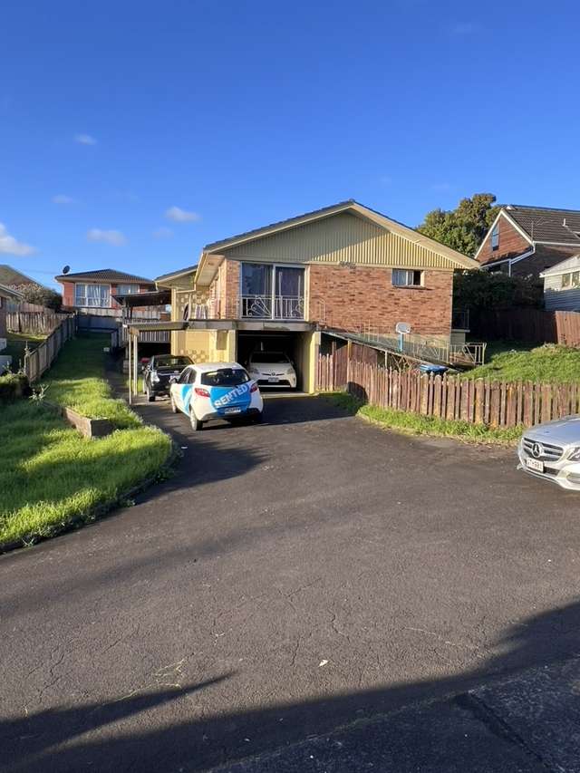 Investor Ausy Bound - Dual Income in Mt Roskill