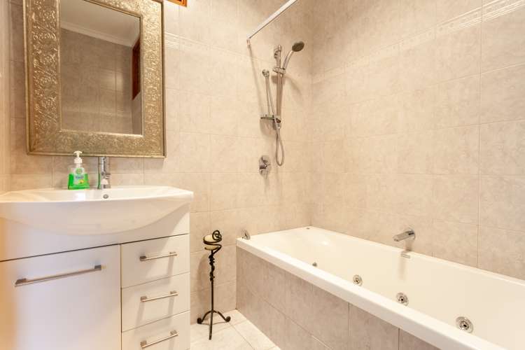 200 Fraser Smith Road Awakino_12