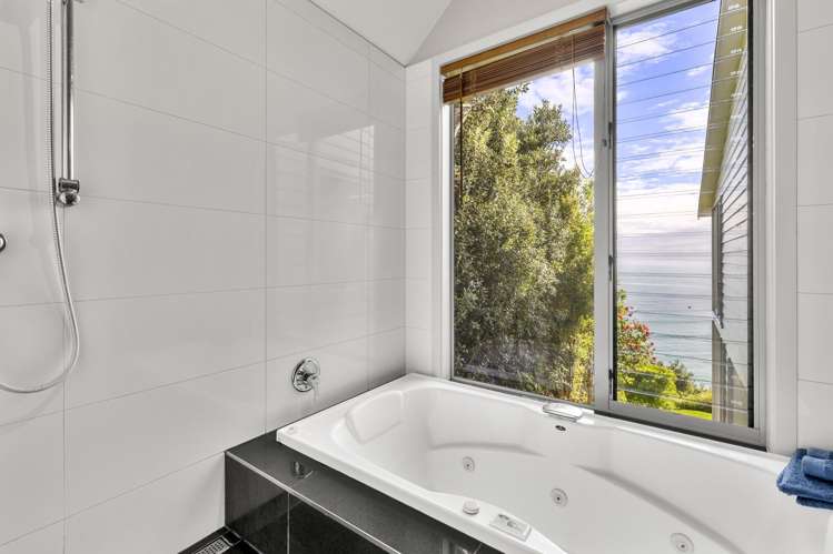 10 Earles Place Raglan_33