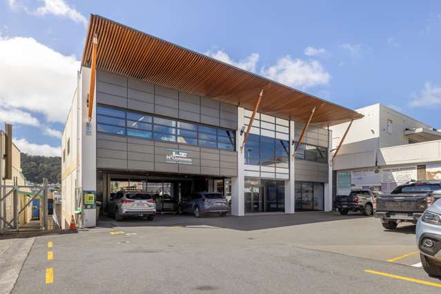 High quality office off Tory Street