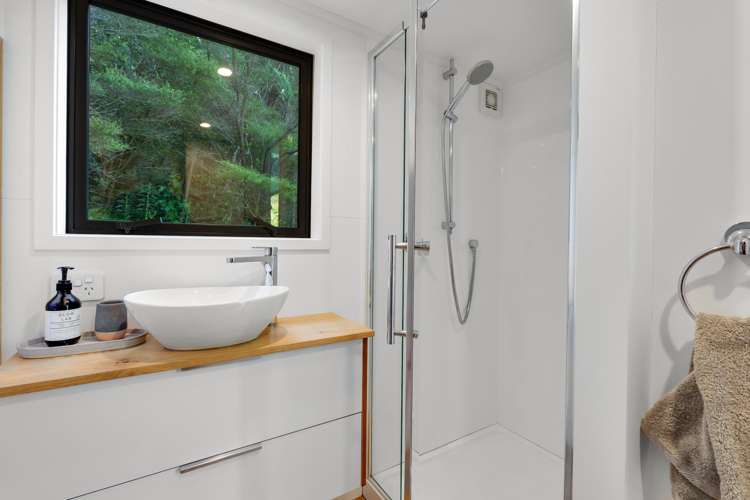 91 Weranui Road Waiwera_23