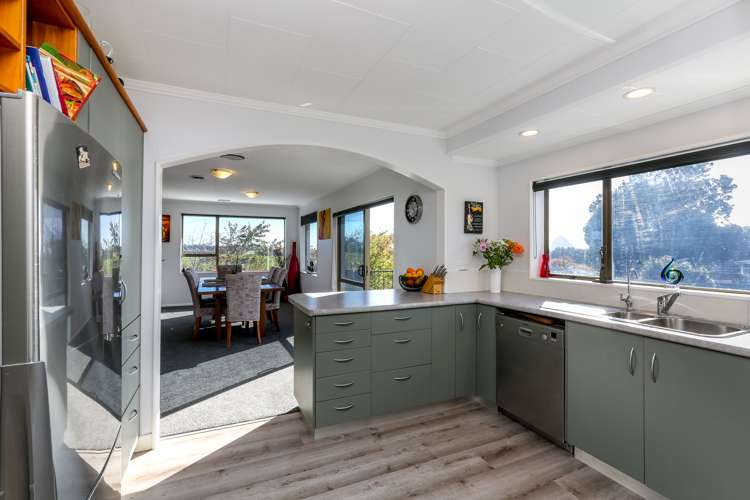 24c Au Saint Ives Grove Whalers Gate_4