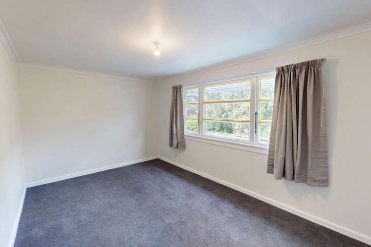 14 Larsen Court Takaro_5