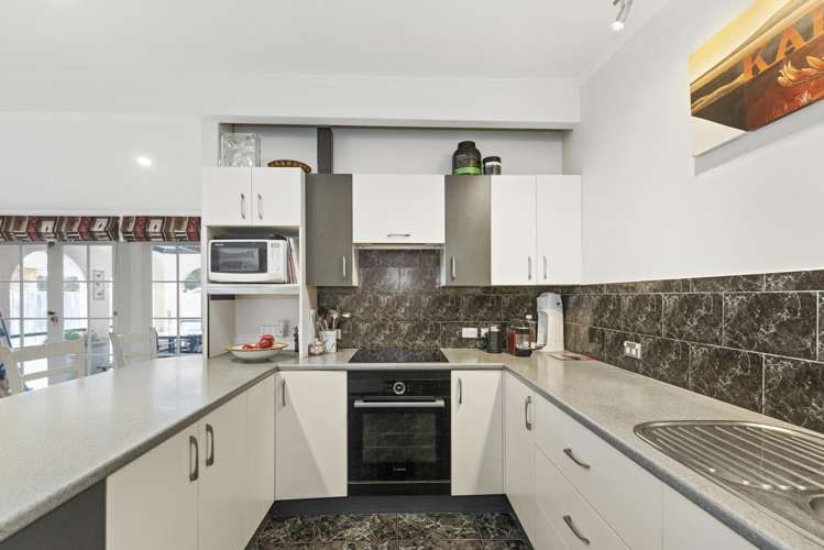 97 Seabrook Avenue New Lynn_5