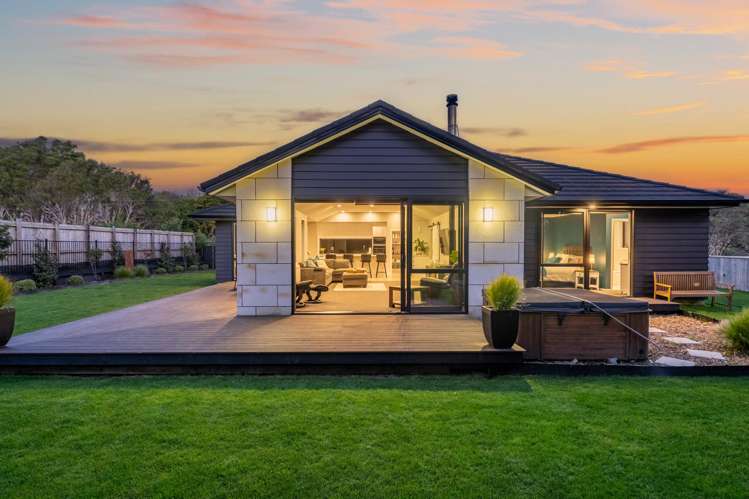 355 Grays Road Pāuatahanui_26