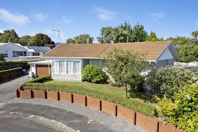 Charming Brick & Tile Home in a Popular Cul-de-Sac