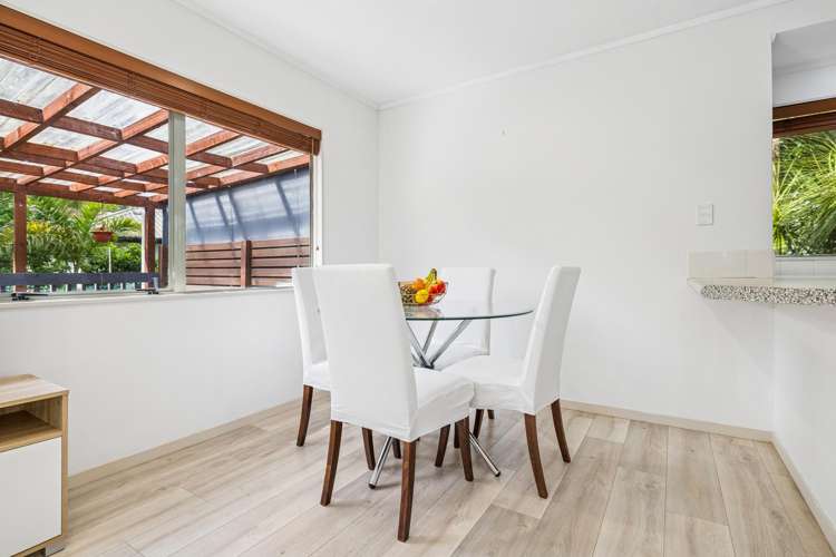 2/8 Tallington Crescent Torbay_4