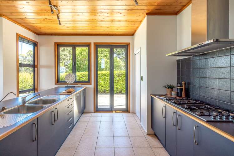 20 Waimangu Road Waiheke Island_21