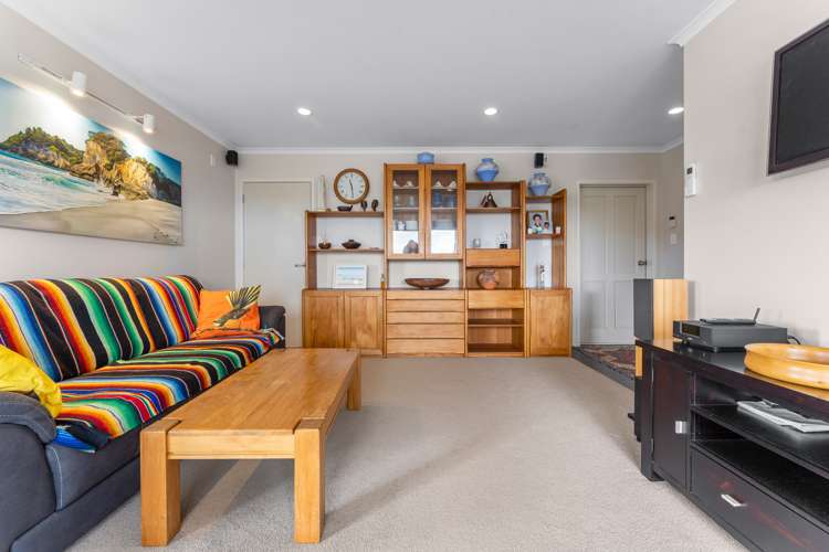 27/8 Village Place Tuakau_5