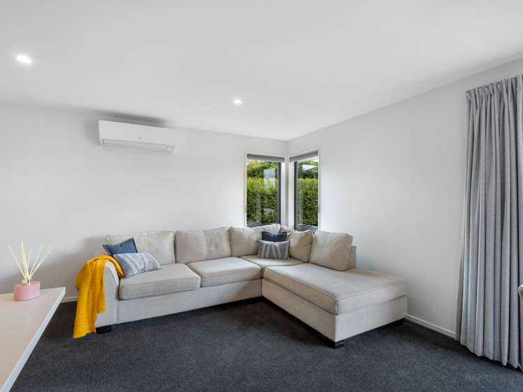 92 Sunline Avenue Lincoln_8