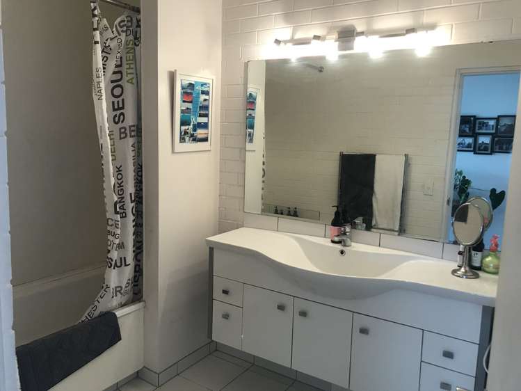 8/64 Milford Road Milford_6