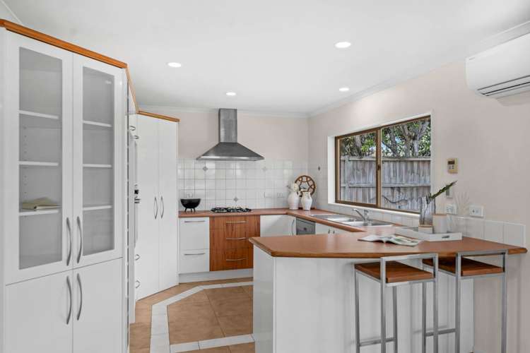 19 Maybole Drive Flat Bush_15