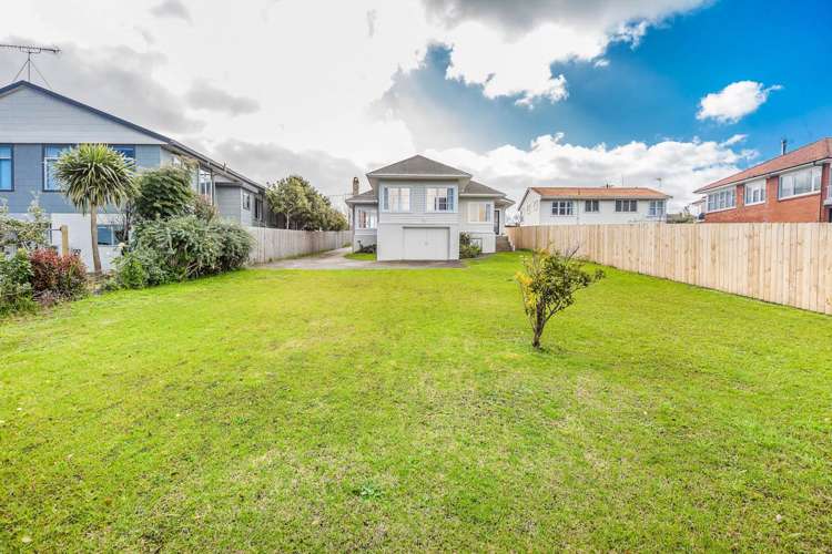 15 Williamson Avenue Belmont_11