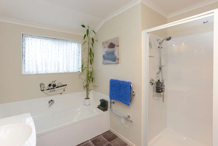 915a Dufferin Street Akina_10