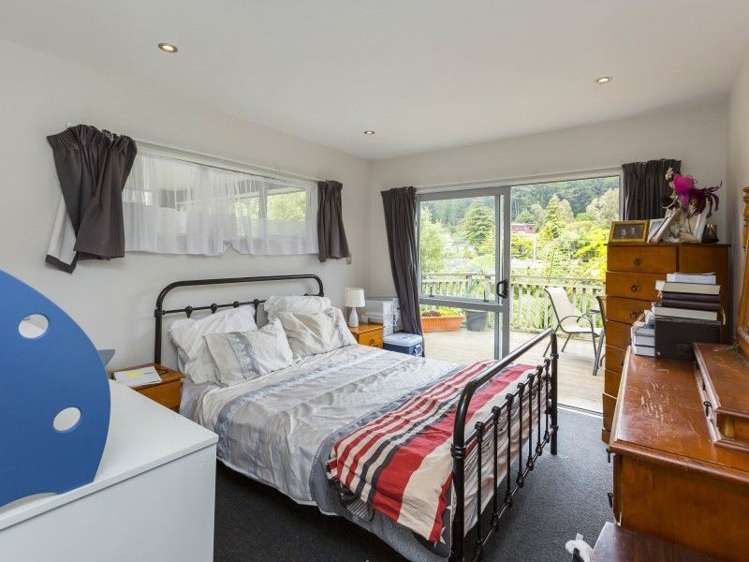 33 Forest Road Pinehaven_15