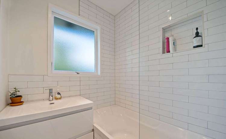 2/15 Lynette Place_3