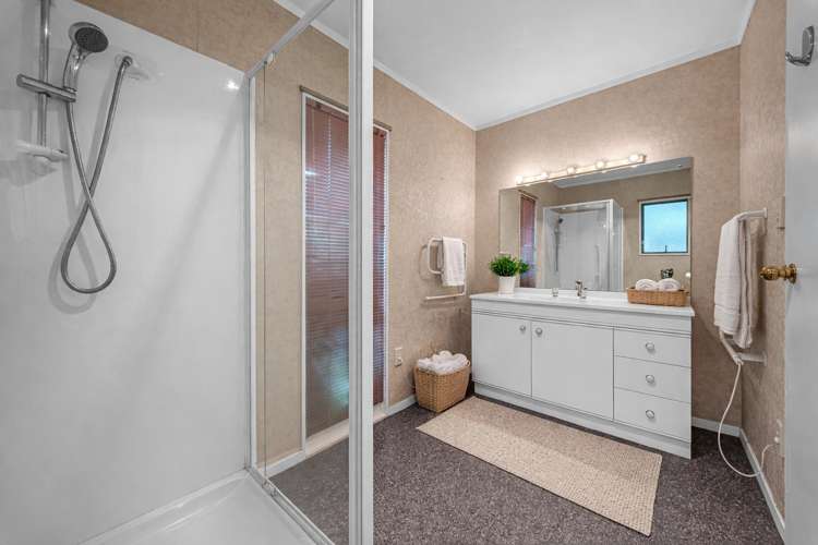 2/16 Airfield Road_4