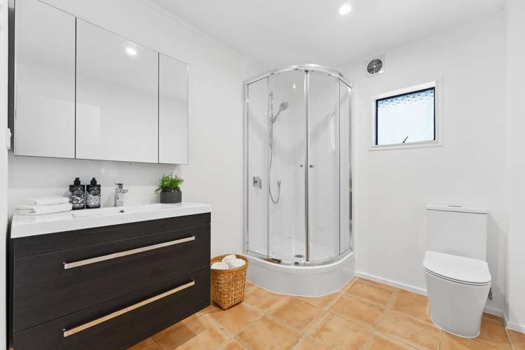 12 Naviti Place Browns Bay_24