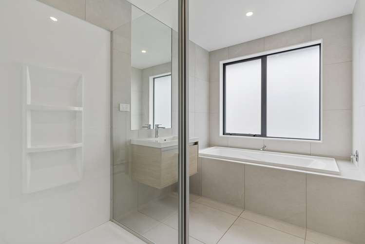 20 Taikura Avenue Red Beach_12