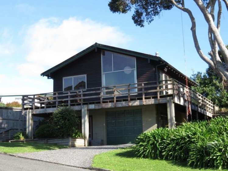 128 Bambury Place Onemana_1