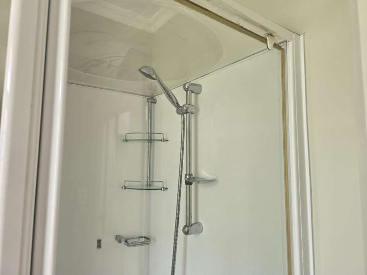 8/12 CRESCENT ROAD Epsom_15