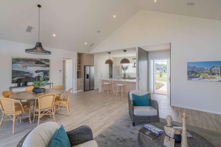 33 Murray Ward Drive_5