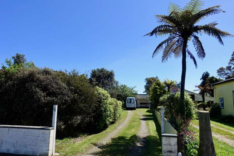 21 Wharf Road Karamea_7