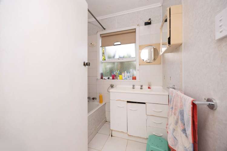 24 Vanguard Road Kelston_13