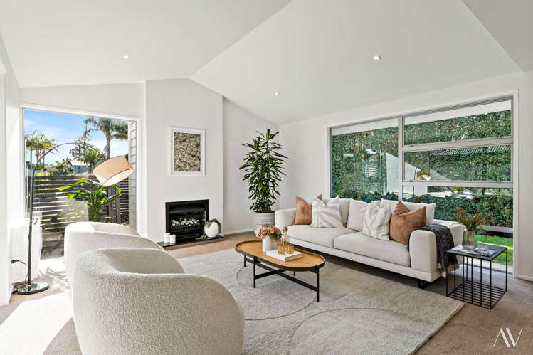 39 English Oak Drive Schnapper Rock_17