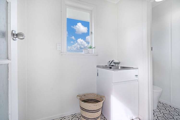 47 Clotworthy Crescent Onerahi_12