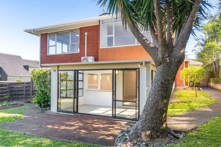 2/30 St Vincent Avenue Remuera_11