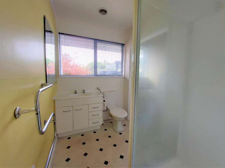 1235A Victoria Street 3295_6