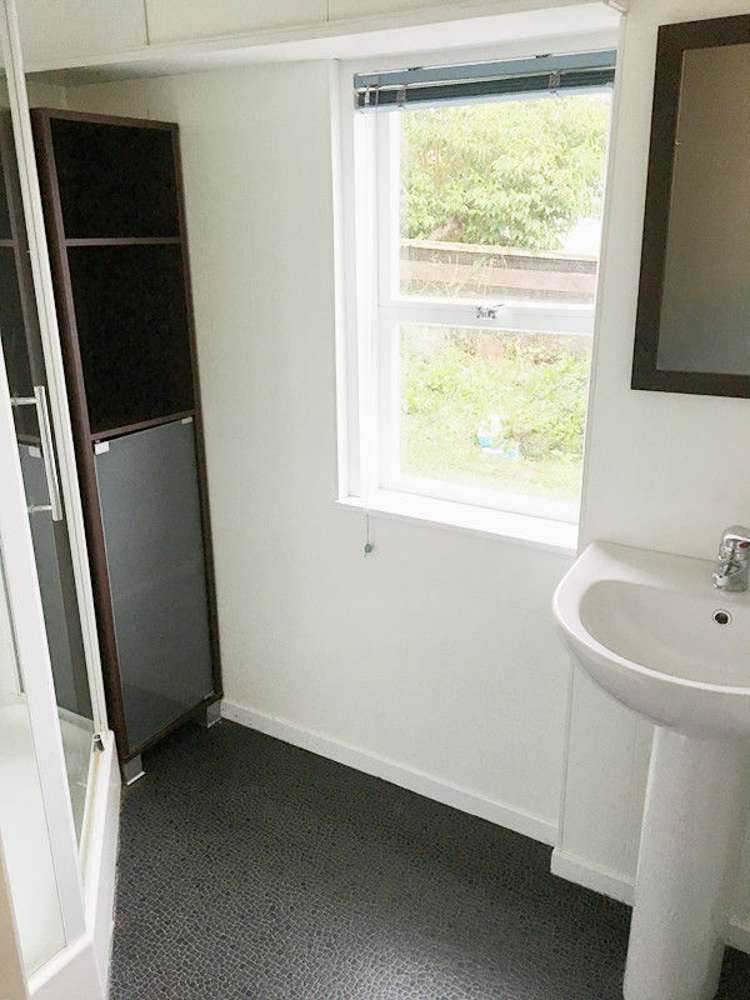 2 Pamela Place New Lynn_11