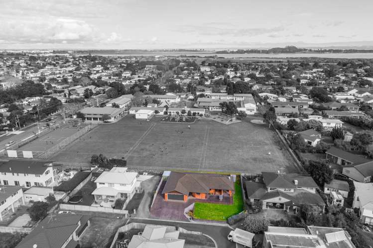 16 Watervista Place Mangere Bridge_21