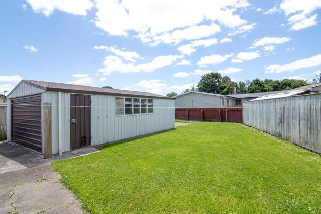 9 Pinedale Parade Milson_1