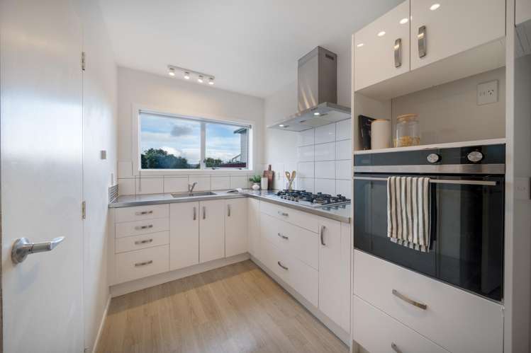 8a Alister Way Churton Park_14