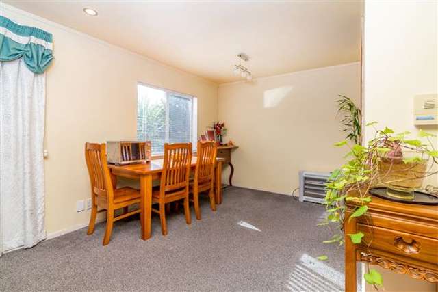 240 Te Atatu Road Te Atatu South_4