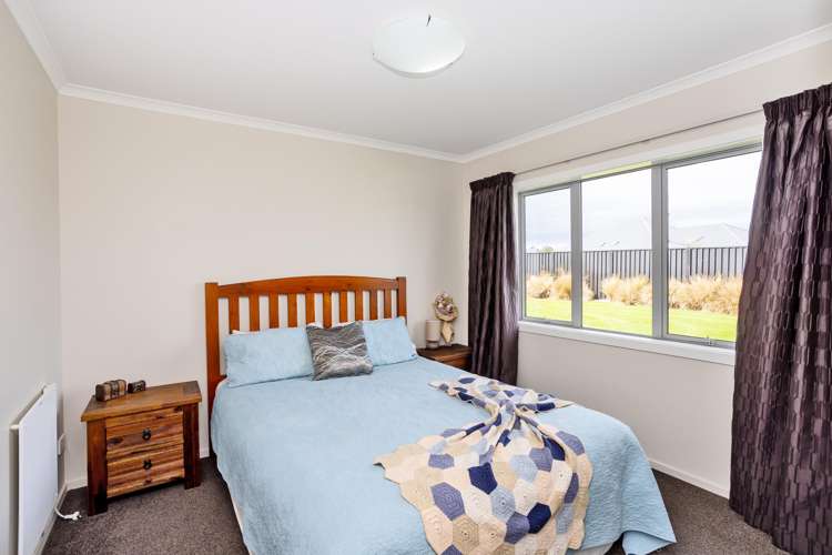 21 Sunrise Drive Seaward Bush_14