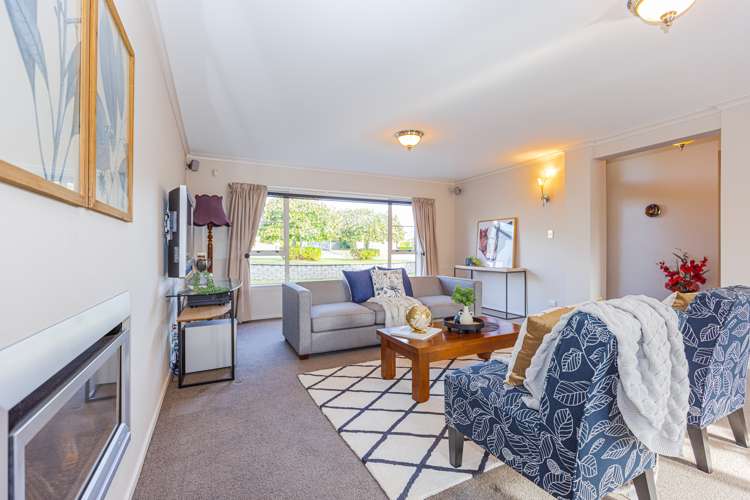 7 Lithgow Drive Otamatea_2