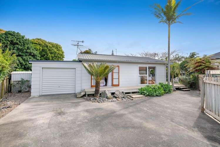 16 Ross Crescent Orewa_19