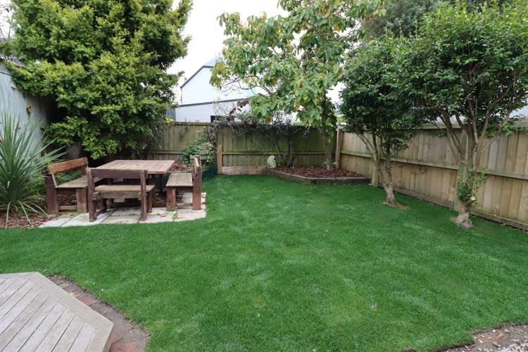 89 Office Road Merivale_8