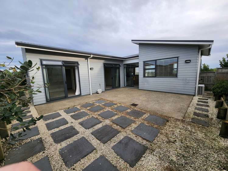 8 Barcliff Terrace Gulf Harbour_2