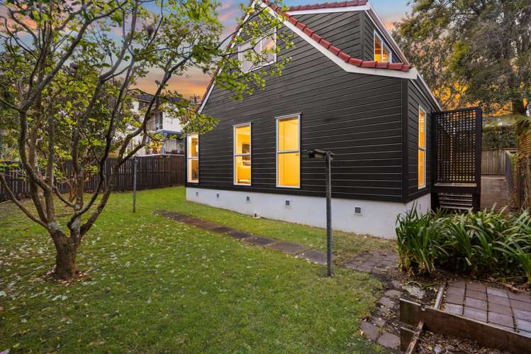 5/110 Norman Lesser Drive St Johns_20