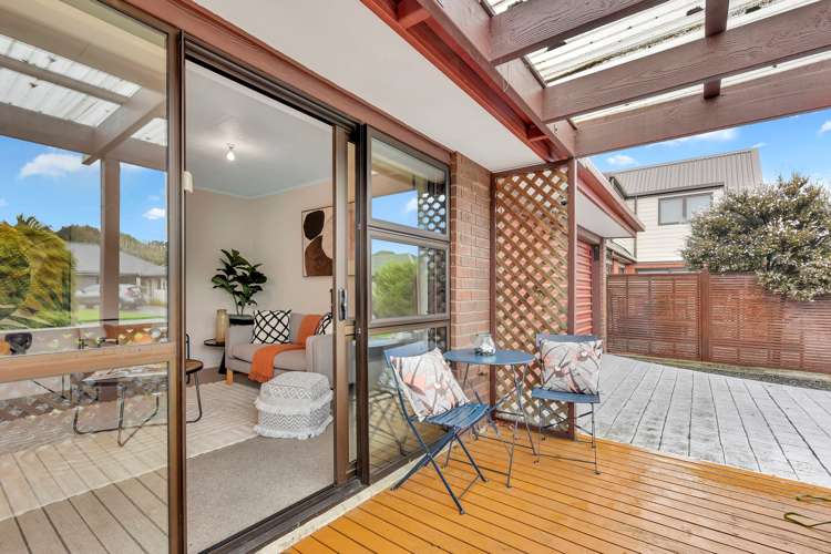 6 Helena Way The Wood_10