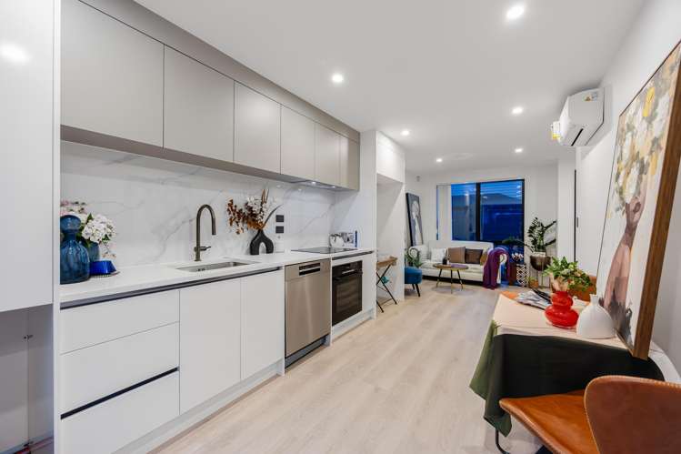 25D Oteha Valley Road Northcross_5